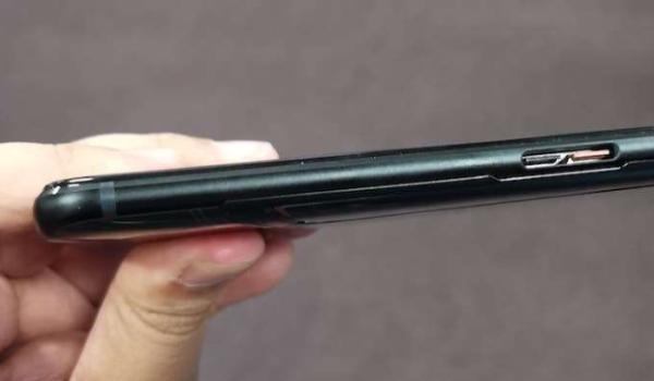 华硕ROG Phone II 电竞手机深度评测：把造主机板工程魂燃烧在手机上