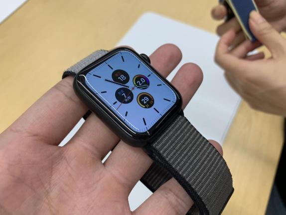 搭钛金属、陶瓷！Apple Watch Series 5性能评测