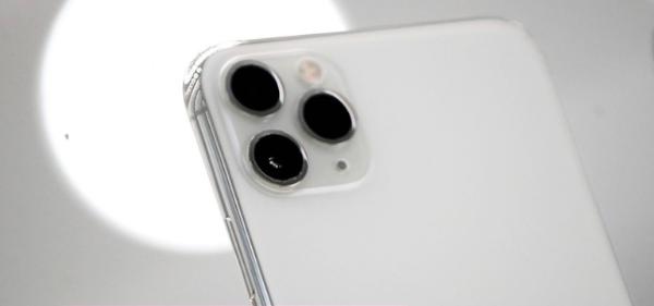 传Apple计划推出iPhone闪光灯配件